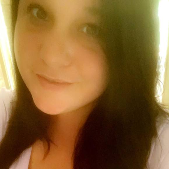 Profile Picture of Jessica Acker (@panda16_bear) on Poshmark
