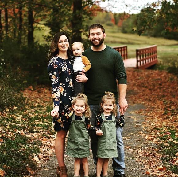 Profile Picture of Rachelle Kanouff (@rkanouff0916) on Poshmark