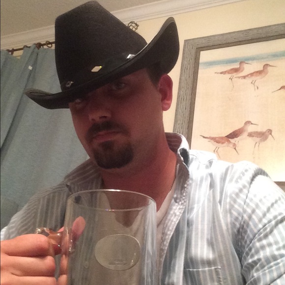 Profile Picture of Joey Carpenter (@joey2009) on Poshmark