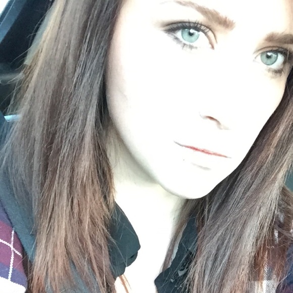 Profile Picture of Jayde Mcglathery (@jaydemcg) on Poshmark