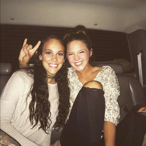 Profile Picture of Alexandra Picone (@alcapone4) on Poshmark