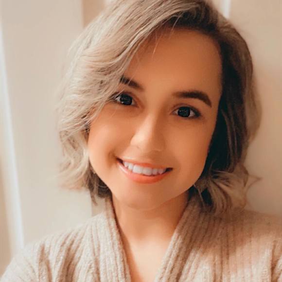 Profile Picture of Cecily Sarcinelli (@csarcinelli) on Poshmark