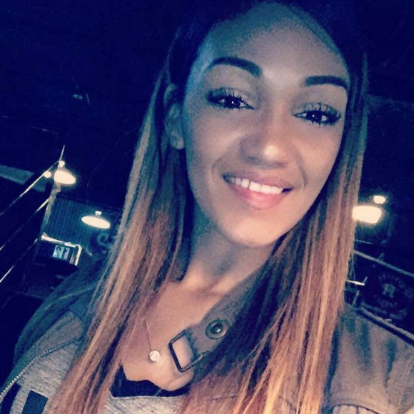 Profile Picture of Imthe Leelee (@talissag93) on Poshmark