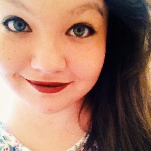 Profile Picture of Lauren Foegen (@lulubellauren) on Poshmark