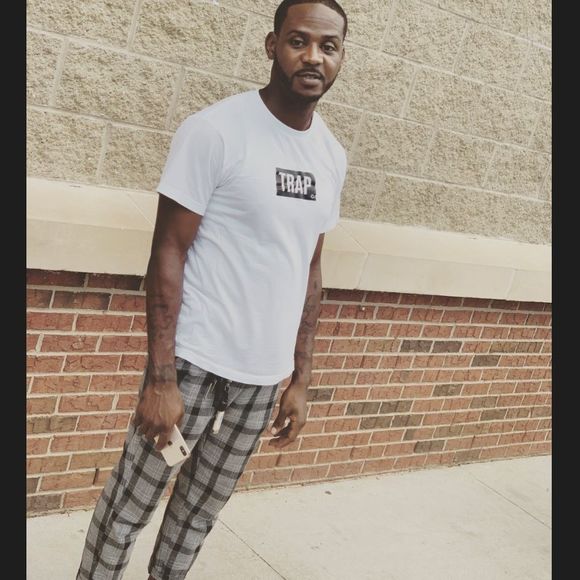 Profile Picture of Devin Dukes (@devindukes) on Poshmark