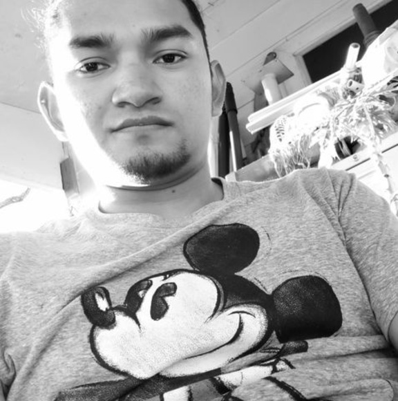 Profile Picture of Eduardo Barahona (@eduardobarah409) on Poshmark