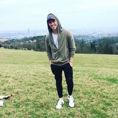 Profile Picture of HUGO (@HugoCrespo98) on Twitter