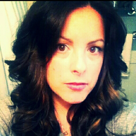 Profile Picture of Jillian Hader (@jhader) on Poshmark