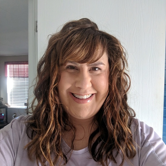 Profile Picture of Athena King (@mizlittlee) on Poshmark