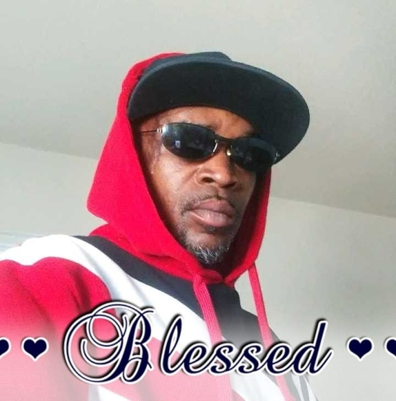 Profile Picture of Aaron Ross (@aaron2ross) on Poshmark