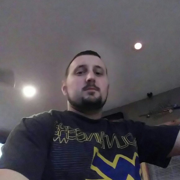 Profile Picture of Chris Lemley (@trackpshs) on Poshmark