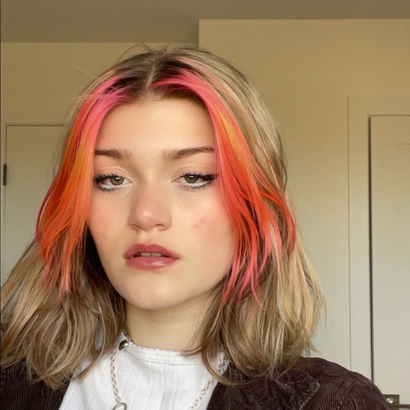 Profile Picture of Erika Fink (@erikafinkle) on Poshmark