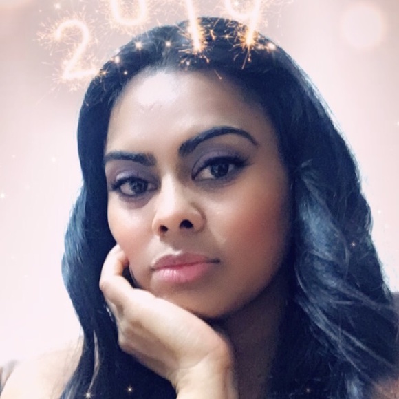 Profile Picture of Doris Vasquez (@lizz21740) on Poshmark