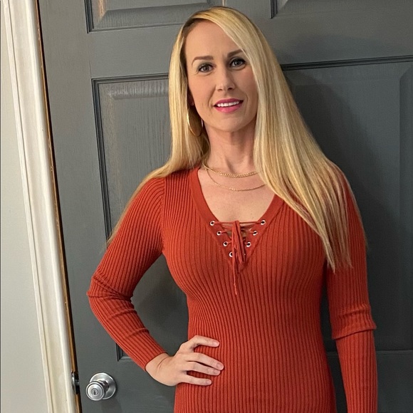 Profile Picture of Gina Harris (@gina_gresko) on Poshmark