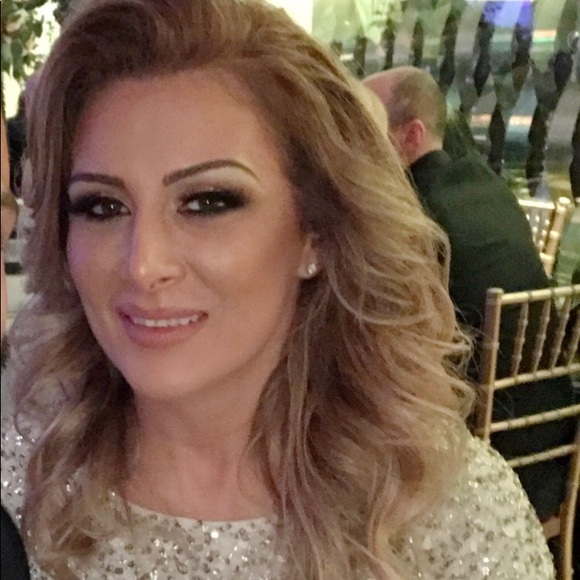 Profile Picture of Violet Hajian (@luckystar22) on Poshmark