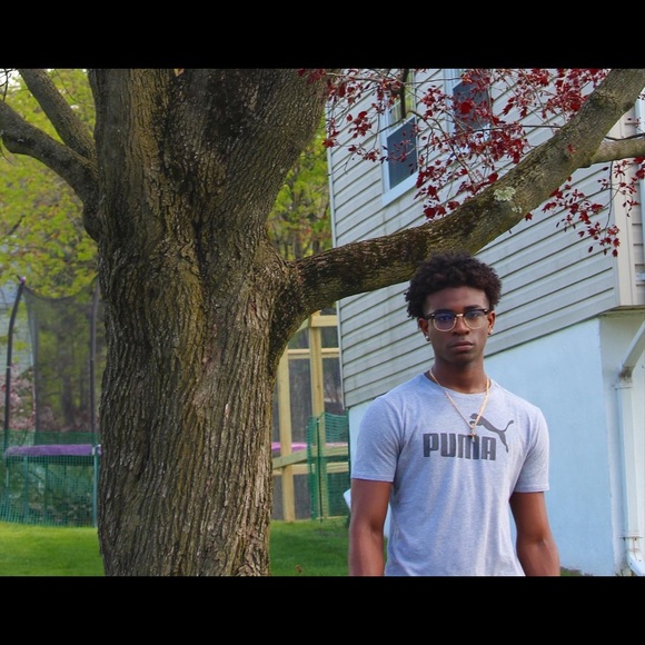 Profile Picture of Jomar Banguero (@jomar_banguero) on Poshmark