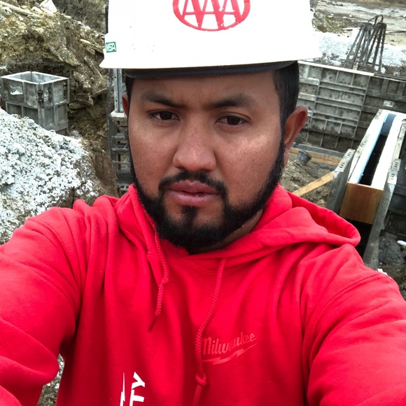 Profile Picture of Rogelio Mora (@moraroge) on Poshmark