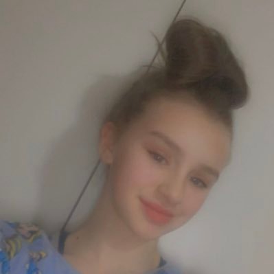 Profile Picture of Polly Anderson (@PollyAndersonxo) on Twitter