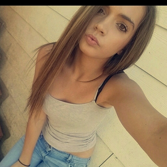 Profile Picture of Haley Ramirez (@haleyramirez28) on Poshmark