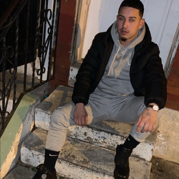 Profile Picture of Edison Guaranda (@edisonguaranda) on Poshmark