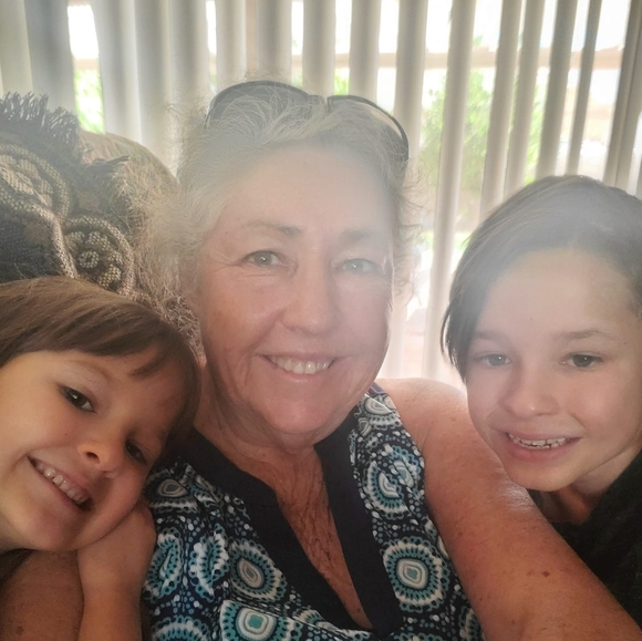 Sue Feltmann - Poshmark Profile Picture of Sue Feltmann (@suefeltmann) on Poshmark