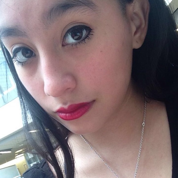 Victoria Iparraguirre - Poshmark Profile Picture of Victoria Iparraguirre (@raven243) on Poshmark