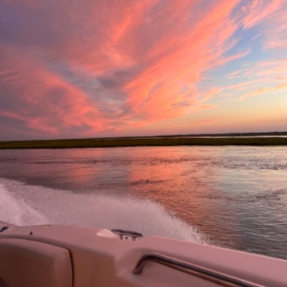 Profile Picture of Norah Bates (@nbates40) on Poshmark