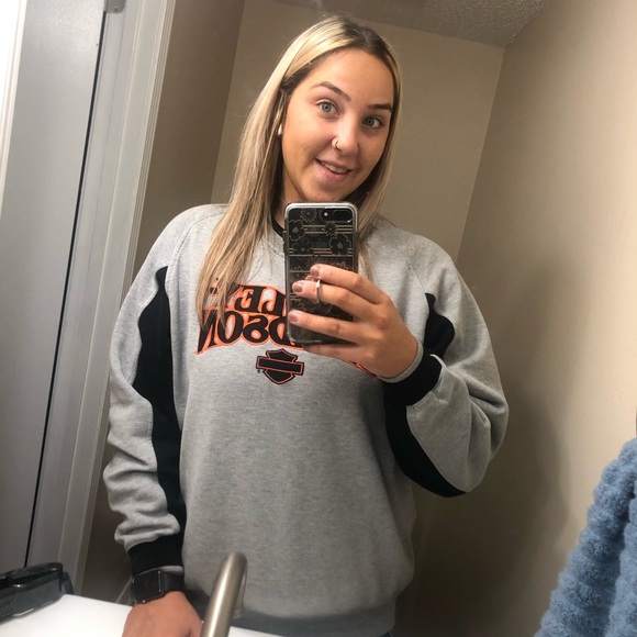 Profile Picture of Jessica Falgout (@jessalaine27) on Poshmark