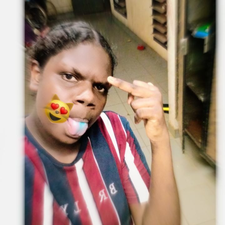 Profile Picture of Fiona Steele (@rhyshona) on Tiktok