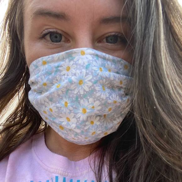 Profile Picture of Lauren Stickels (@laurenemason1) on Poshmark