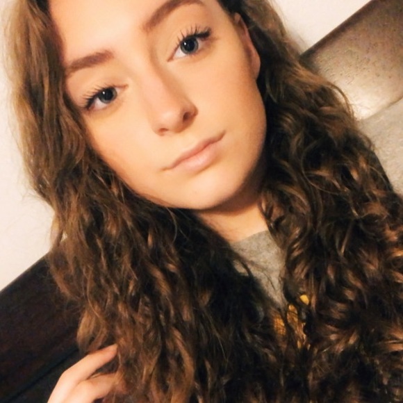 Profile Picture of Tessa Mccormick (@tmccormick622) on Poshmark