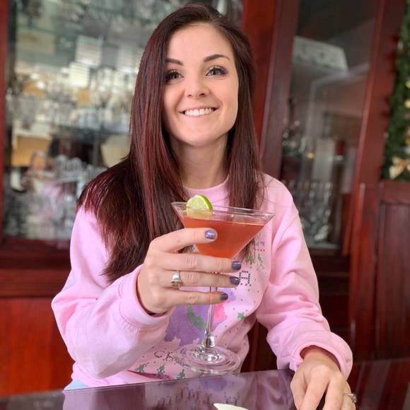 Profile Picture of Alexandra marie Comeau (@karoleencomeau) on Poshmark