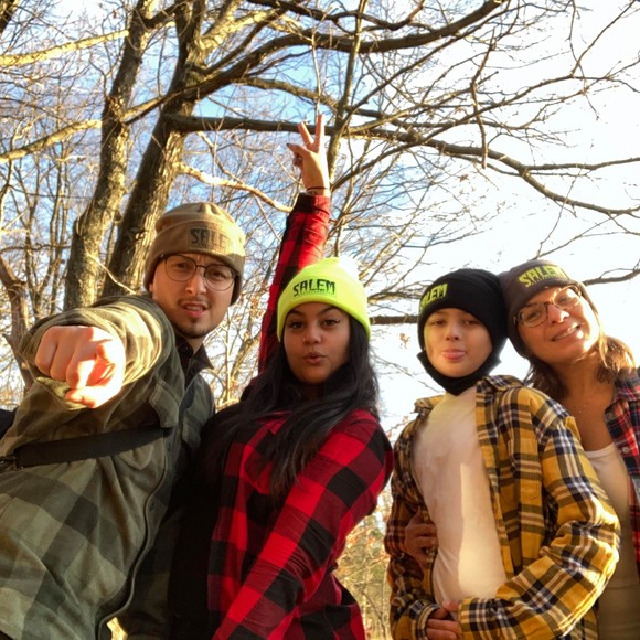 Profile Picture of Melissa Chapins (@mchapins) on Poshmark