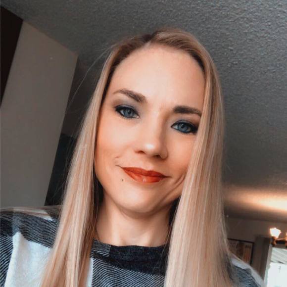 Profile Picture of Wendy Briere (@wendysioux) on Poshmark