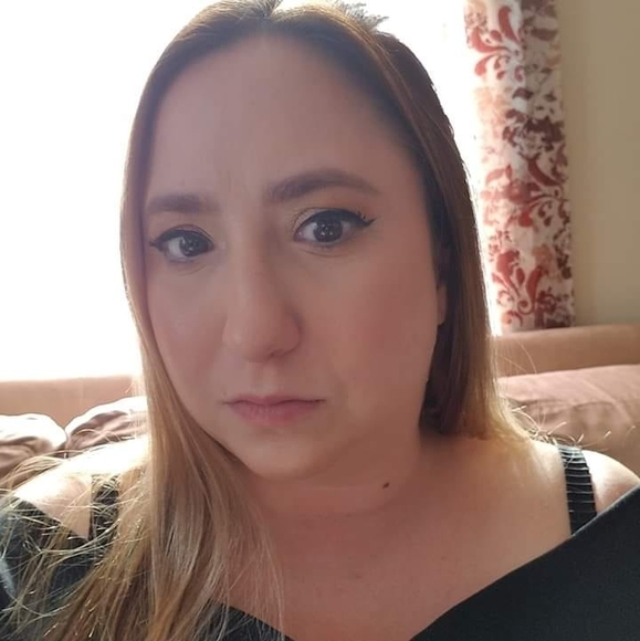 Profile Picture of Meredith Curtis (@mldcurtis) on Poshmark