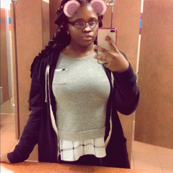 Profile Picture of Heaven Crummie (@heavencrummie) on Poshmark