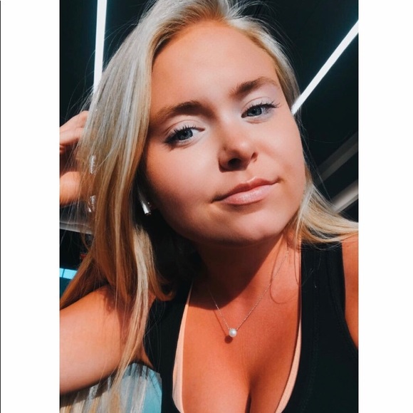 Profile Picture of Erica Crowley (@elcrowley18) on Poshmark