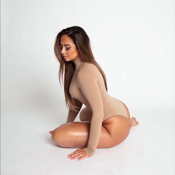 Profile Picture of Lauren Laskowski (@laurenlaskowski) on Poshmark