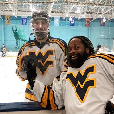 Profile Picture of Alex Brennan (@winking_wizard) on Twitter