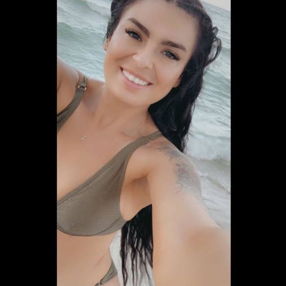 Stephanie Jade - Poshmark Profile Picture of Stephanie Jade (@stephaniejade24) on Poshmark