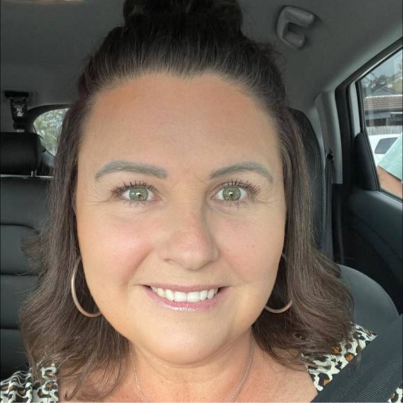 Profile Picture of Kim Mauger (@kmauger21) on Poshmark