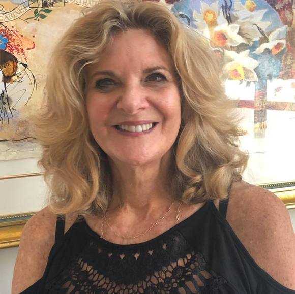 Profile Picture of Barbara Mutnick (@barbaramutnick) on Poshmark