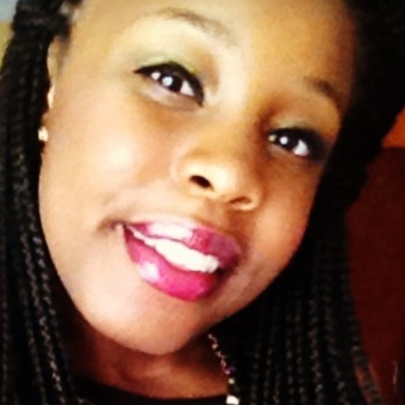 Profile Picture of Aspen J (@ajenn) on Poshmark