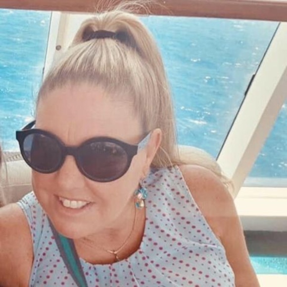 Profile Picture of Jodie Jackson - giles (@dandjgiles) on Poshmark