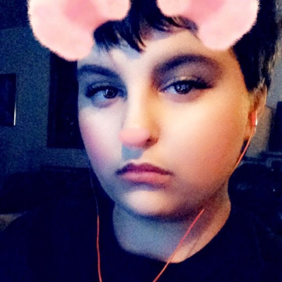 Profile Picture of Gabriella Berardicurti (@g_berardicurti) on Poshmark