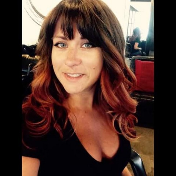 Profile Picture of Chloe Baer (@chloerose827) on Poshmark