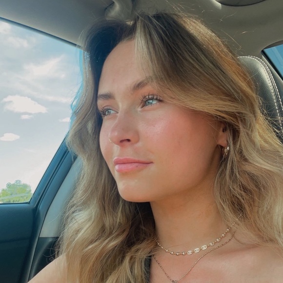 Profile Picture of Kennedy Ohnstad (@kohnstad) on Poshmark