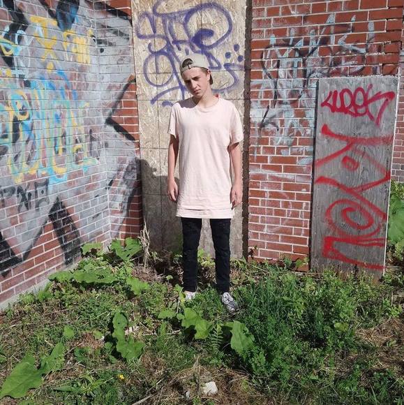 Profile Picture of Alexis Trottier (@alexistrottier) on Poshmark