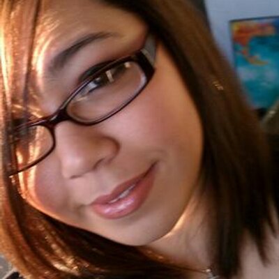 Profile Picture of Stephanie Calderon (@Dummybunnie) on Twitter