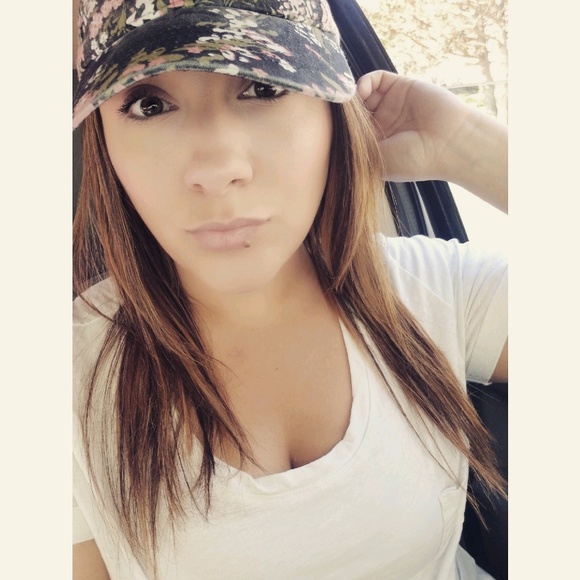 Profile Picture of Lauren Lapadula (@llapadula14) on Poshmark